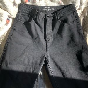 BLACK HIGH WAISTED MOM JEANS! SIZE 5